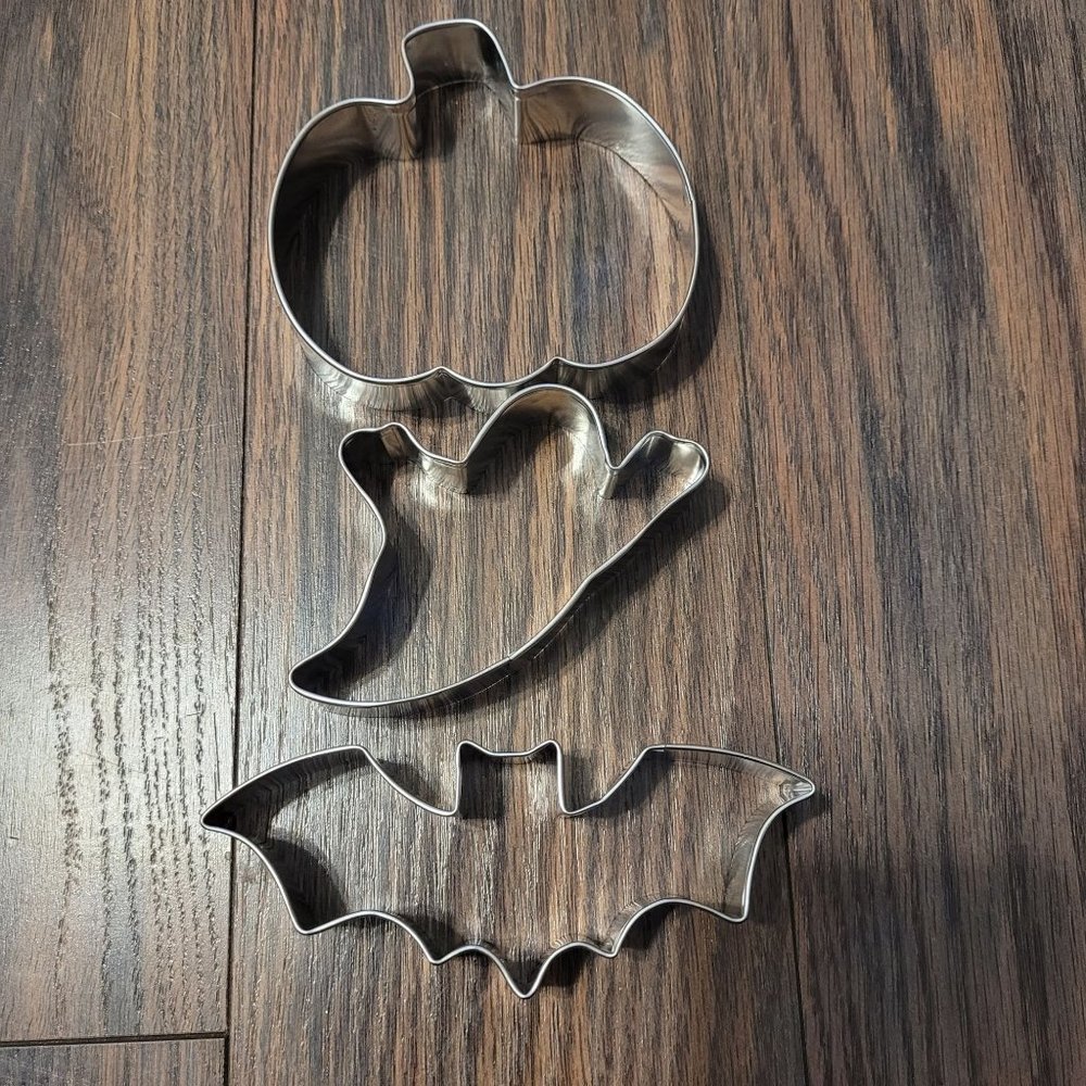 NWOT Halloween Cookie Cutters, see pics